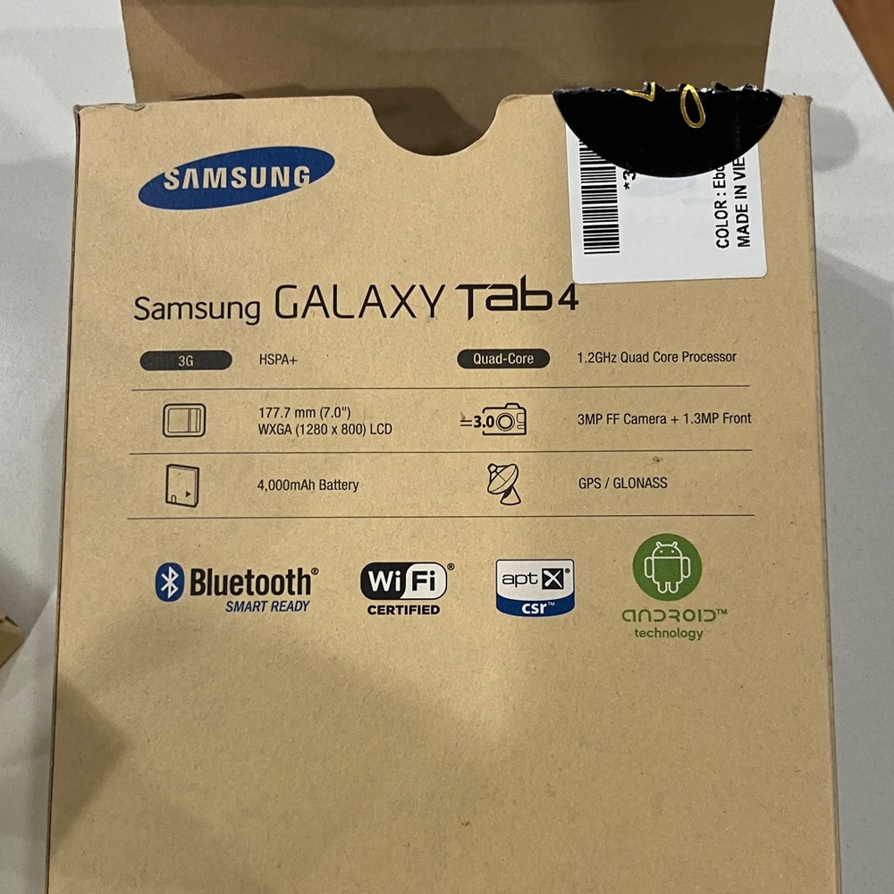 Samsung Galaxy Tab 4 Tablet in Black with Original Box - Picture 5 of 5